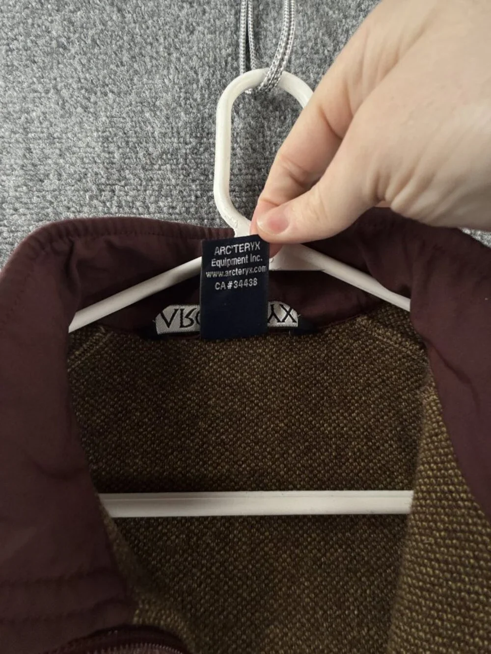 VTG Arc’teryx Regent Cardigan 2006 Large Raspberry Italian Wool Blend Red Brown